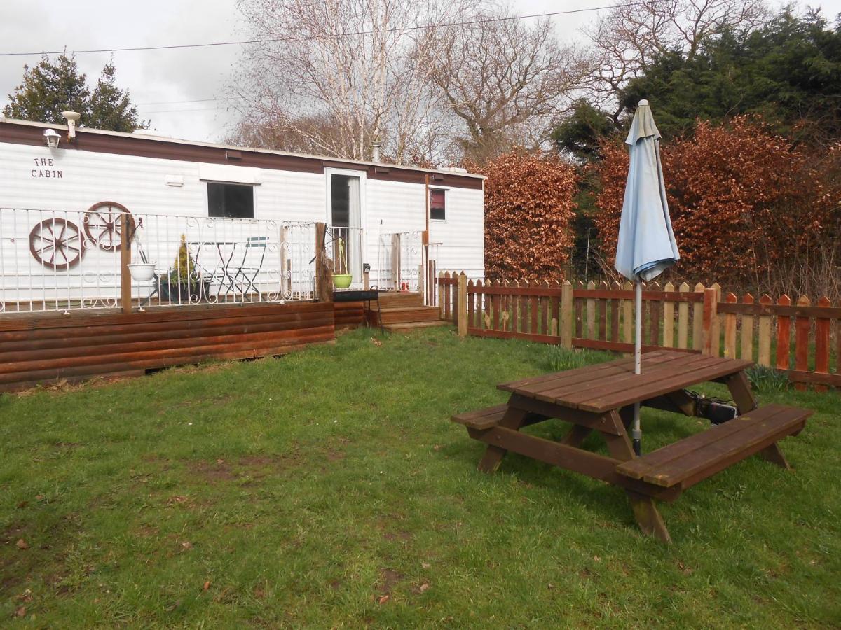 'The Cabin'. A Cosy Private & Secure Holiday Home. Padeswood المظهر الخارجي الصورة